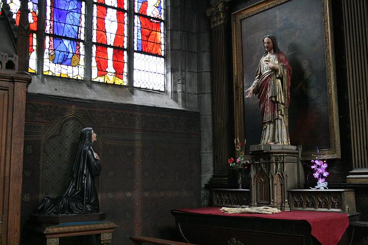 alacoque0180.jpg - Margareta Maria Alacoque, Seitenaltar in der Kathedrale Notre Dame in Moulins, Frankreich